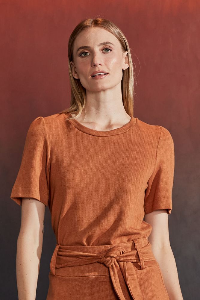 Blusa Manga Curta Com Bot es Hidrogenio